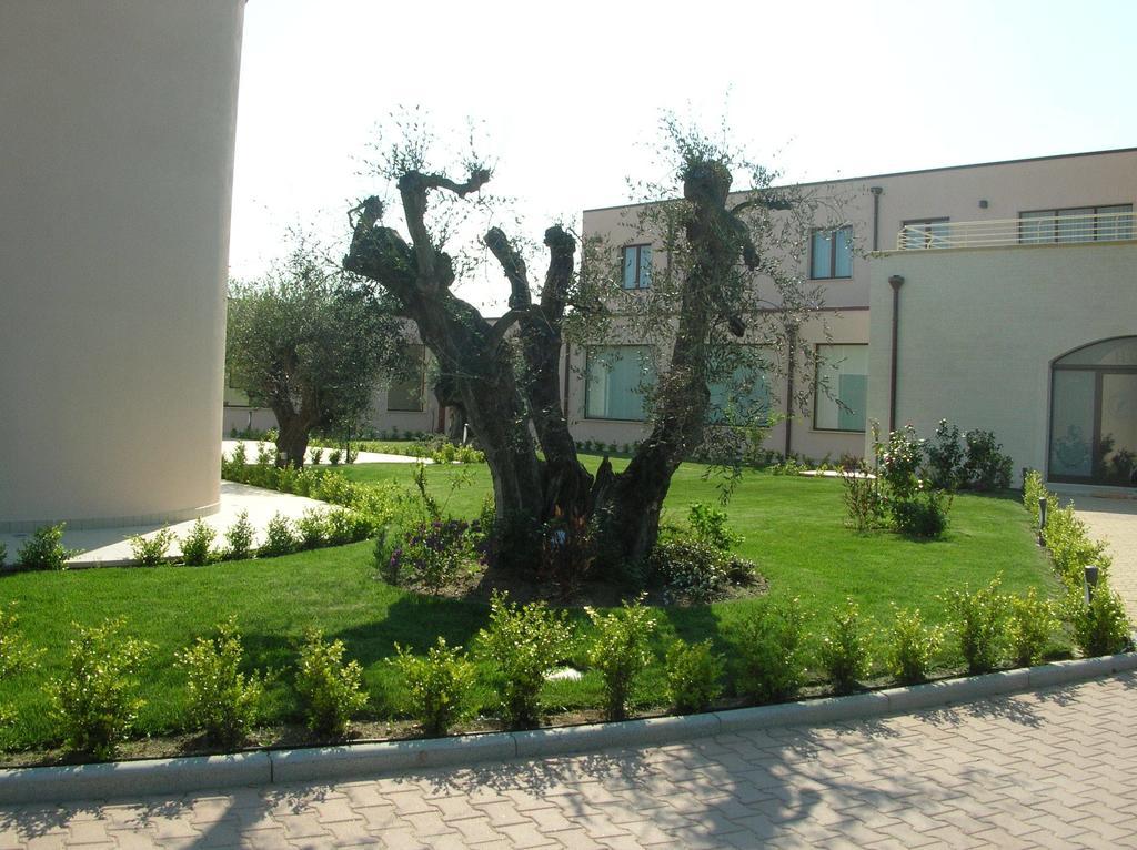 Hermes Hotel بوليكورو المظهر الخارجي الصورة