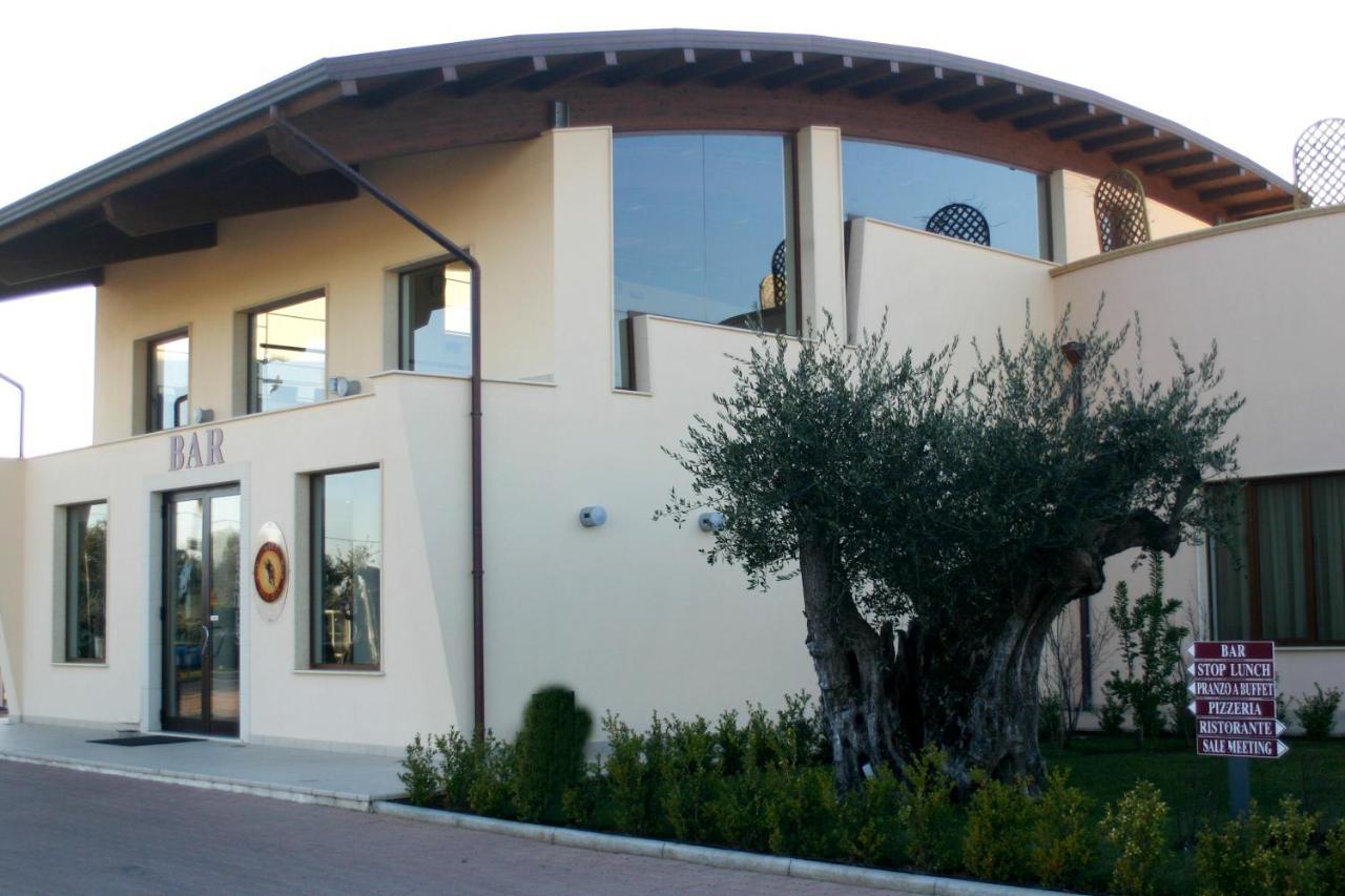 Hermes Hotel بوليكورو المظهر الخارجي الصورة
